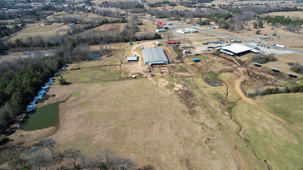 More Photos Of 99 Stacks Dr, Damascus Horse Stables For Sale