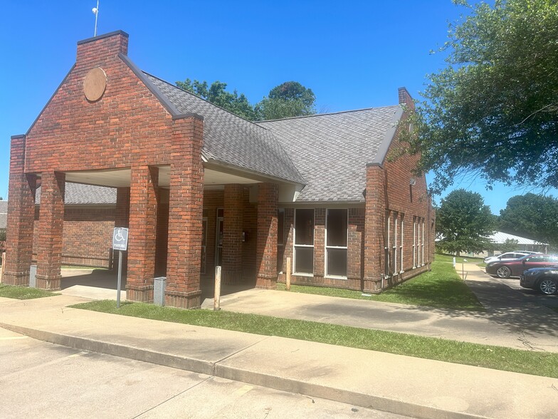 Primary Photo Of 1902 Galleria Oaks Dr, Texarkana Healthcare For Sale