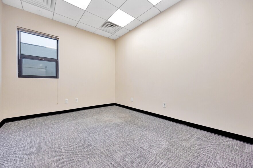 More Photos Of 169 Liberty Ave, Mineola Office For Sale