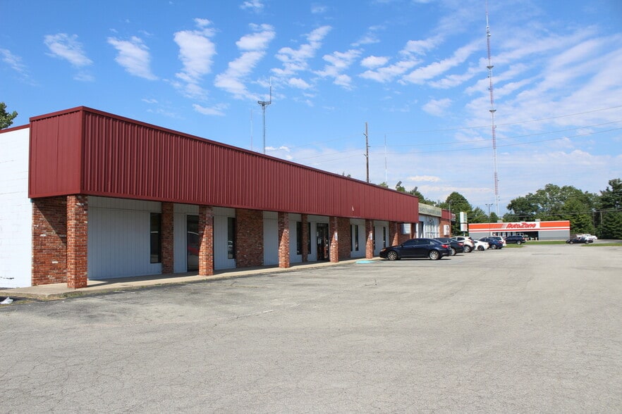 More Photos Of 7440-7450 Michigan Rd, Indianapolis Showroom For Lease