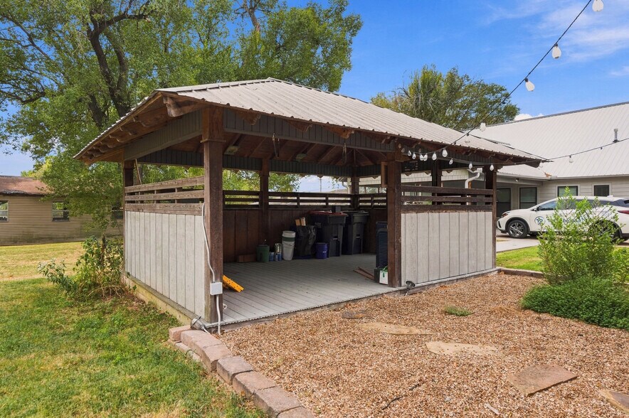 More Photos Of 5876 Elm Springs Rd, Elm Springs Office For Lease