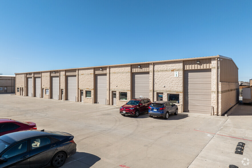 Primary Photo Of 207 King Rd, Frisco Warehouse For Lease