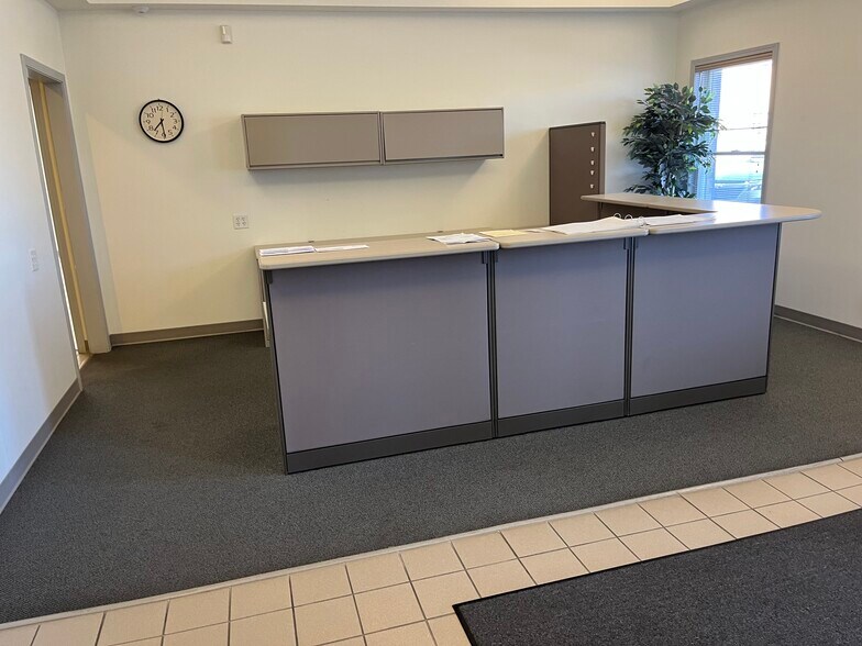 More Photos Of 14 Currency Dr, Bloomington Office For Sale