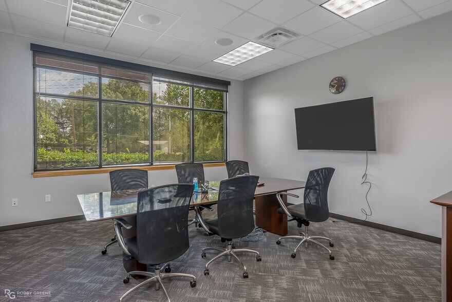 More Photos Of 10100 Woolworth Rd, Keithville Medical For Lease