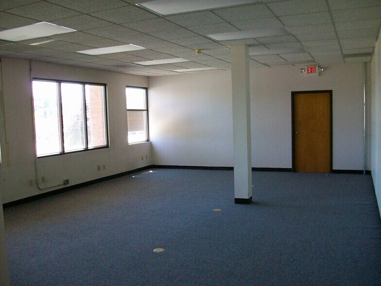 More Photos Of 311 S Main St, O'Fallon Office For Lease