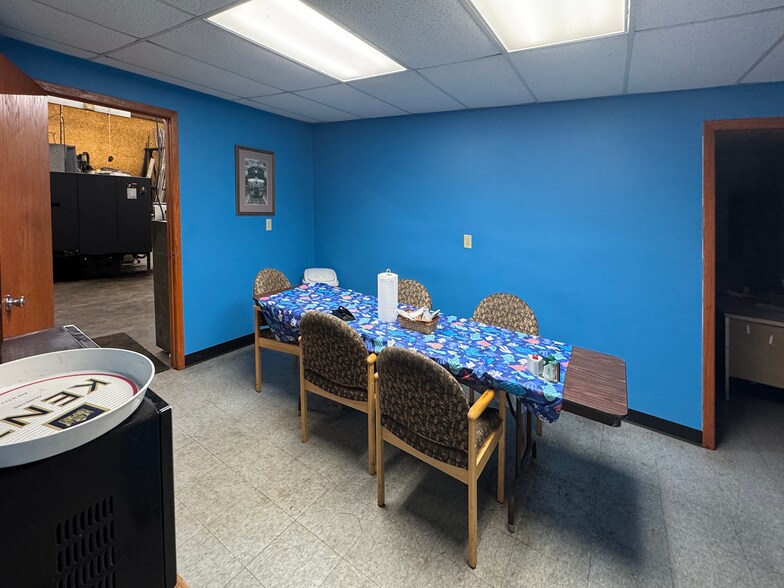 More Photos Of 9781 86th Ave N, Maple Grove Warehouse For Lease