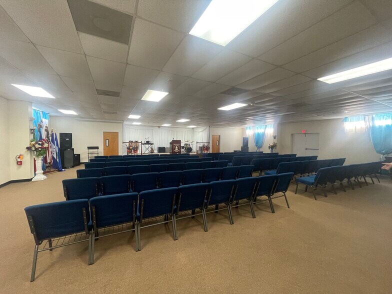 More Photos Of 713 NW Buck Hendry Way, Stuart Religious Facility For Lease
