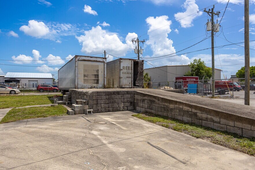 More Photos Of 916 SE 14th Ave, Cape Coral Restaurant For Sale