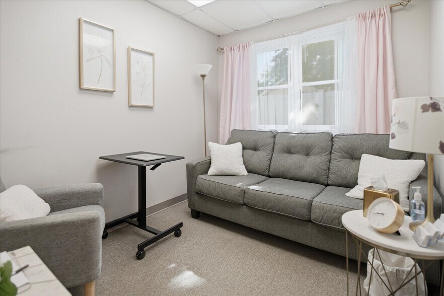 More Photos Of 33 Candee Ave, Sayville Medical For Lease