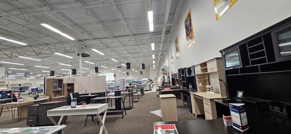 More Photos Of 2267 S Townsend Ave, Montrose Department Store For Sale