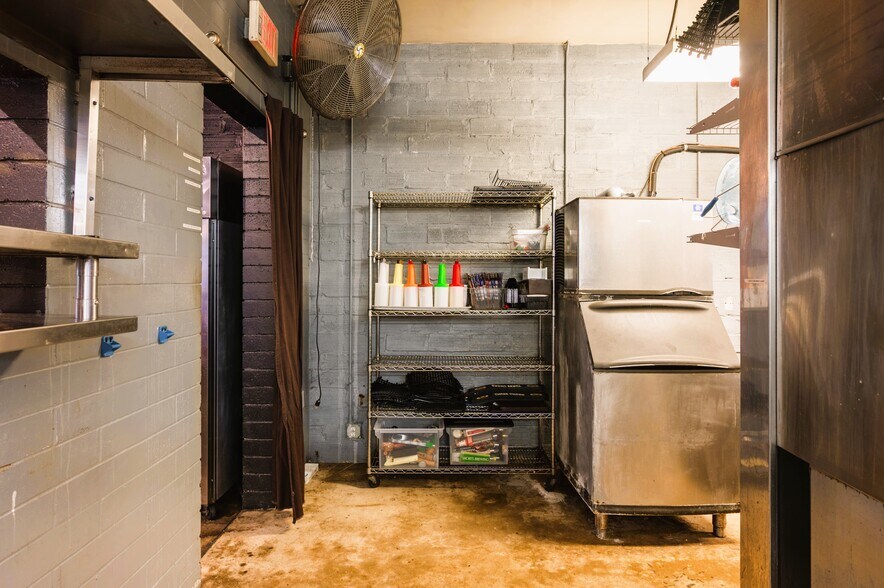 More Photos Of 151 River St, Elk Rapids General Retail For Sale