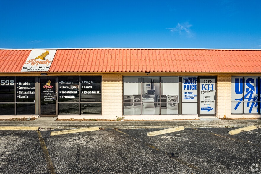 More Photos Of 3596 Fowler St, Fort Myers Freestanding For Lease