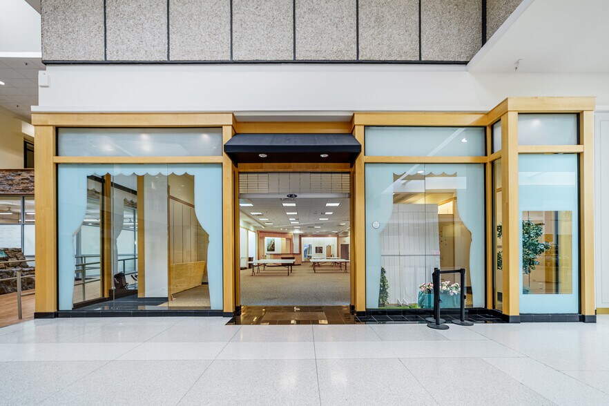 More Photos Of 2209 Richland Mall, Mansfield Unknown For Sale