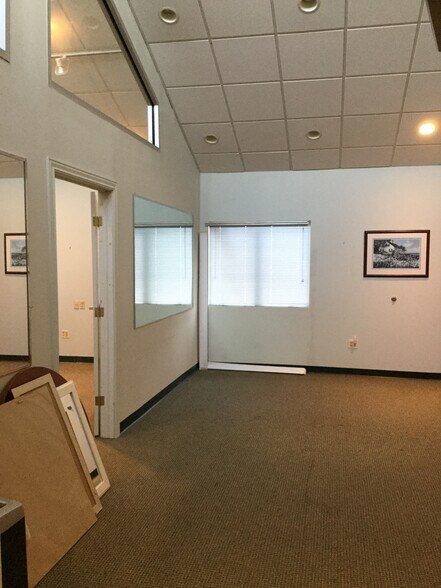 More Photos Of 410 Bergen Blvd, Palisades Park Storefront Retail Office For Lease