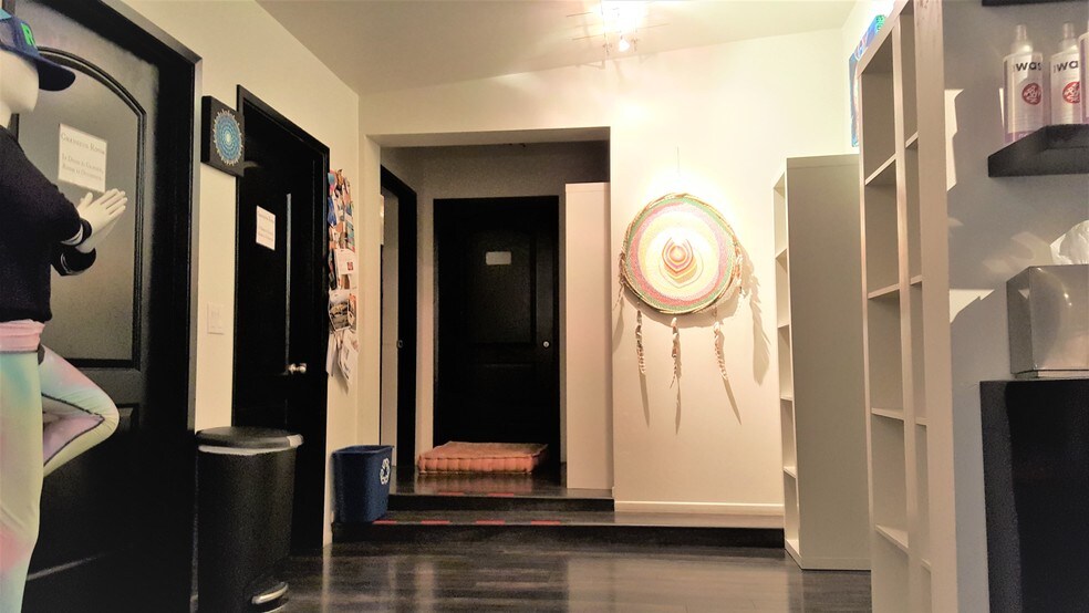 More Photos Of 1390 S Coast Hwy, Laguna Beach Storefront For Lease