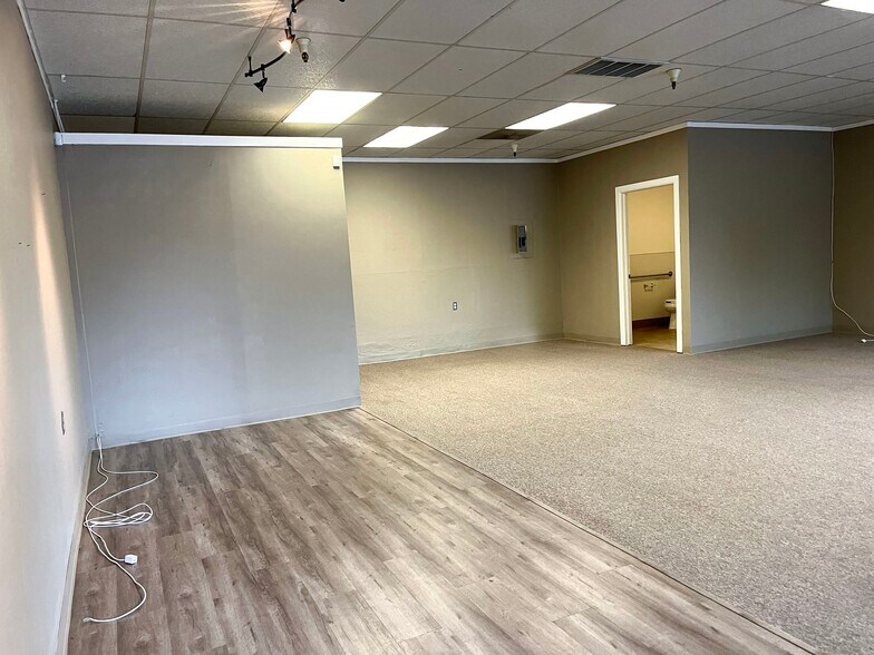 More Photos Of 4076-4086 Grass Valley Hwy, Auburn Storefront Retail Office For Lease