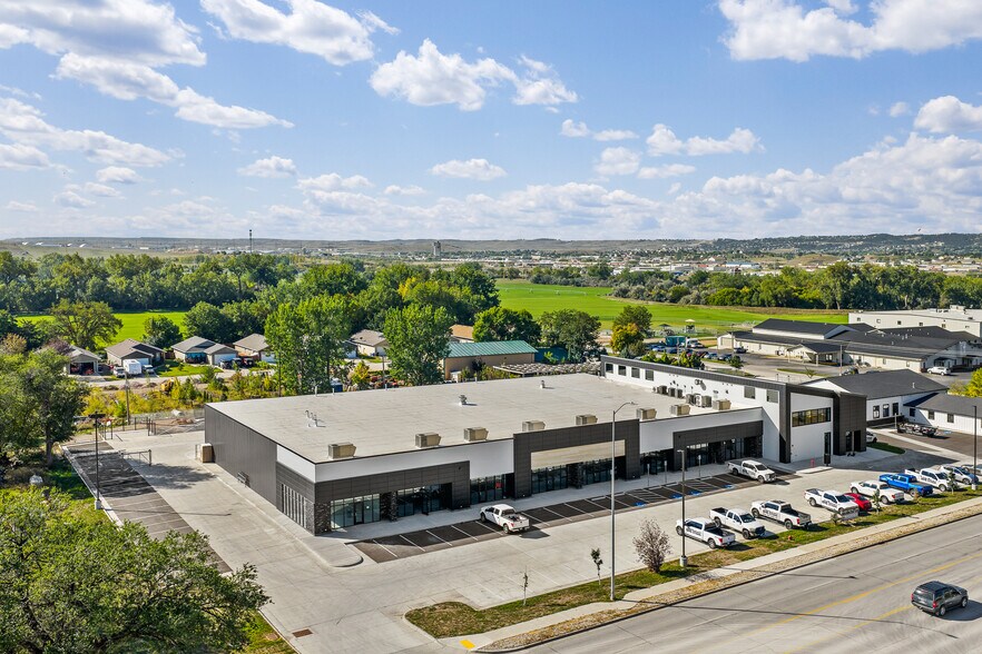 More Photos Of 2515 E Saint Patrick St, Rapid City Storefront Retail Office For Lease
