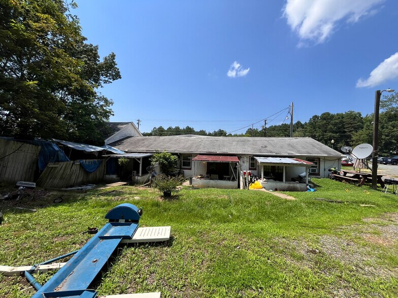 More Photos Of 21290 Great Mills Rd, Lexington Park Service For Sale
