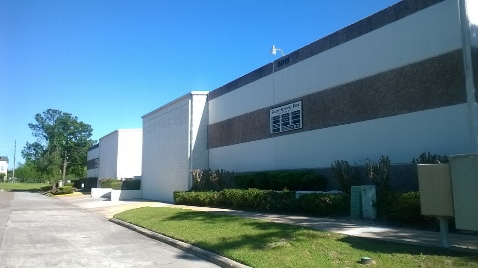 More Photos Of 8805 Solon Rd, Houston Unknown For Lease