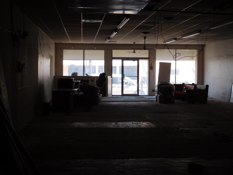 More Photos Of 123 S Main St, Winters Storefront For Sale