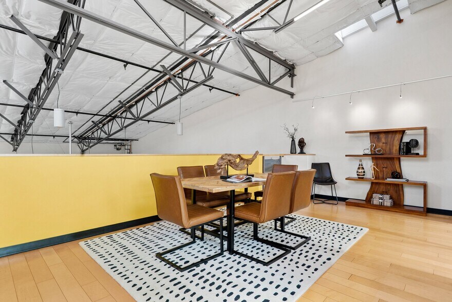 More Photos Of 108 High Rd, Santa Cruz Flex For Sale
