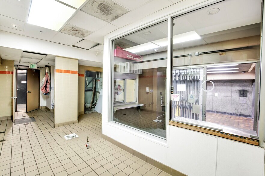 More Photos Of 701 W 7th St, Los Angeles Apartments For Lease