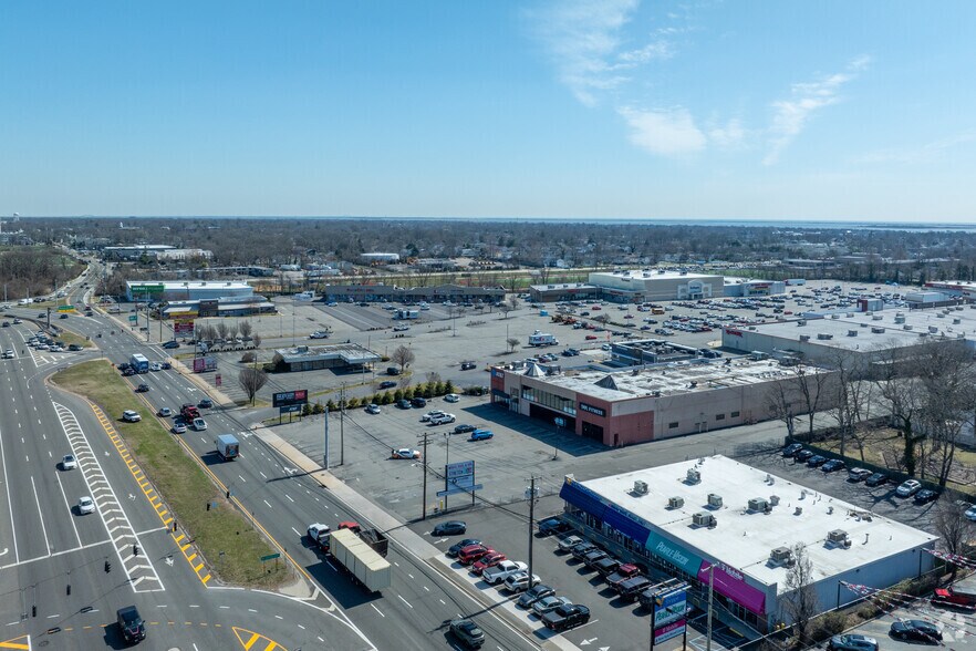 More Photos Of 1000 Sunrise Hwy, Massapequa Freestanding For Lease