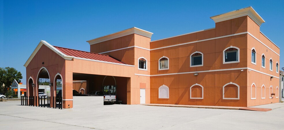 More Photos Of 5800 Airline Dr, Houston Flex For Lease