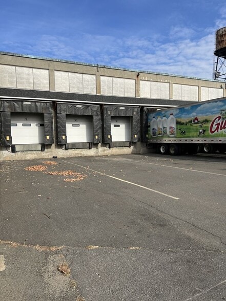 More Photos Of 75 Aircraft Rd, Southington Manufacturing For Lease