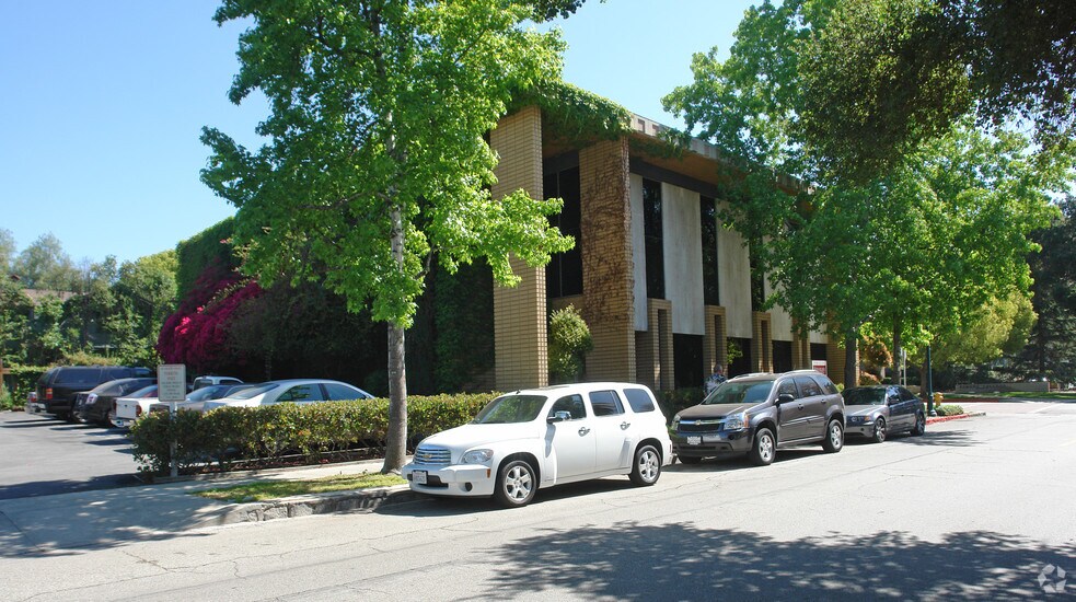 More Photos Of 201 W 4th St, Claremont Office For Lease