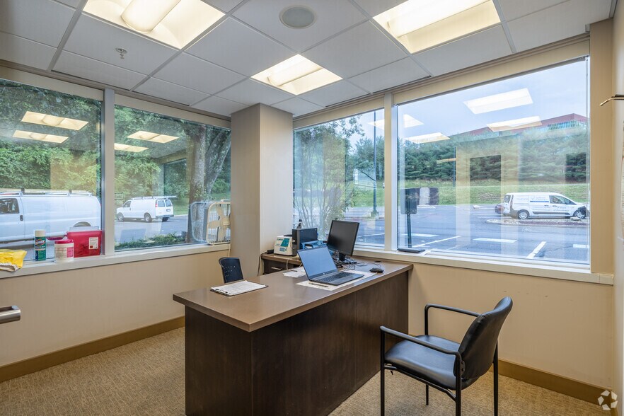 More Photos Of 1187 Thorn Run Rd, Moon Township Office For Sale