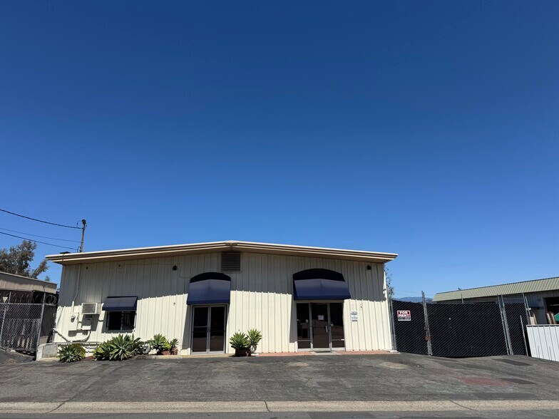 More Photos Of 1856 Commercial St, Escondido Service For Lease