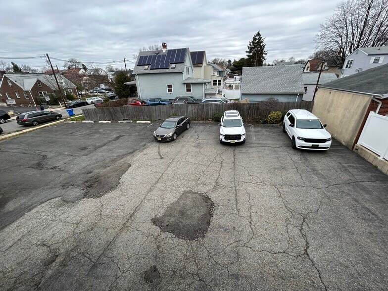 More Photos Of 847 King George Rd, Fords Office For Sale