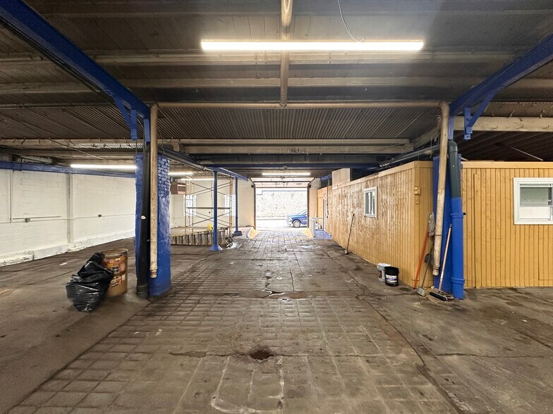 More Photos Of 3014 Penn Ave, Pittsburgh Auto Repair For Lease