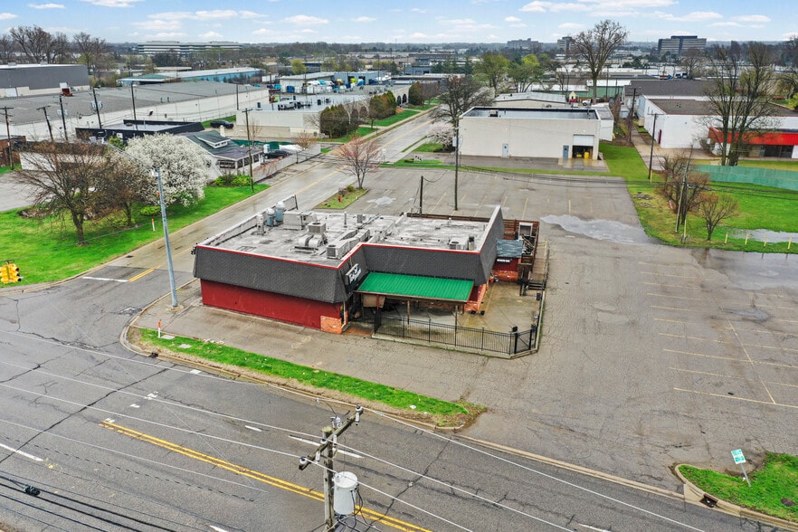 More Photos Of 1090 Rochester Rd, Troy Restaurant For Sale