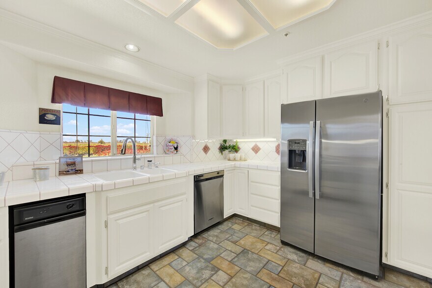 More Photos Of 5050 Melissa Ln, Vacaville Light Manufacturing For Sale