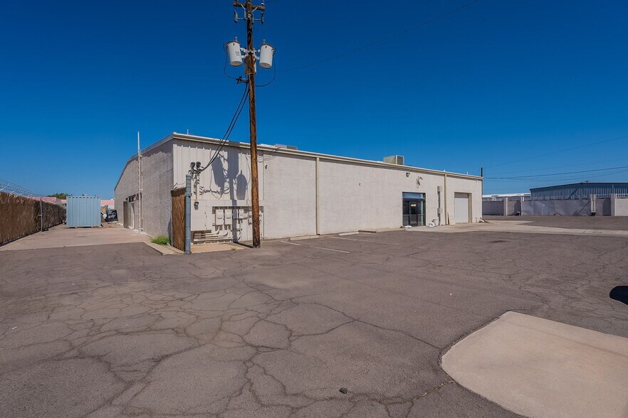 More Photos Of 4205 W Glenrosa Ave, Phoenix Warehouse For Lease