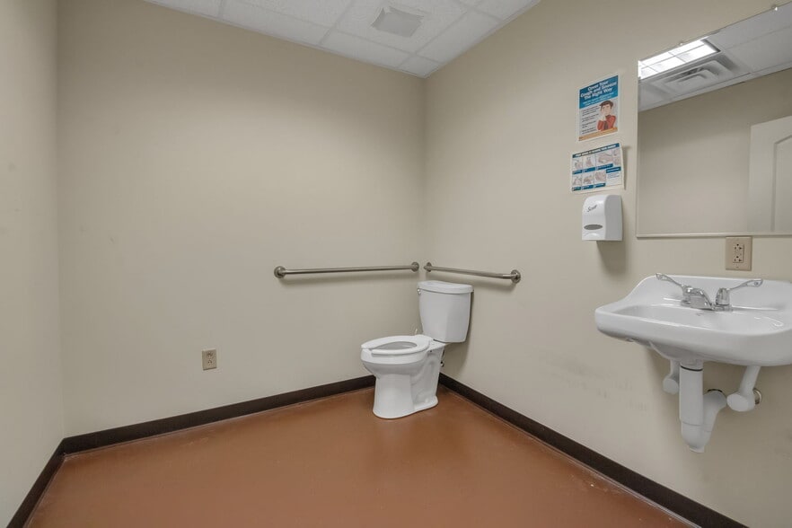 More Photos Of 2-85 Bristol Ln, Ellicottville General Retail For Lease