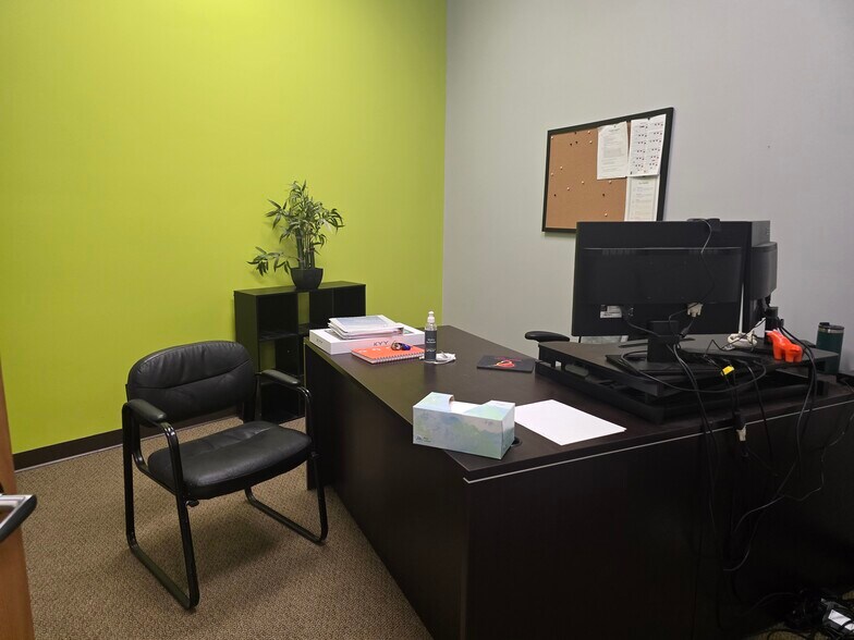 More Photos Of 2003-2005 Grand Ave, Wausau Office For Sale