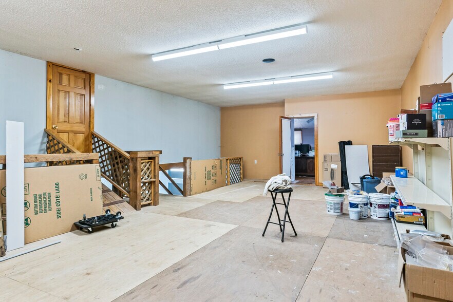 More Photos Of 680 Maine Ave, Farmingdale Storefront Retail Office For Lease