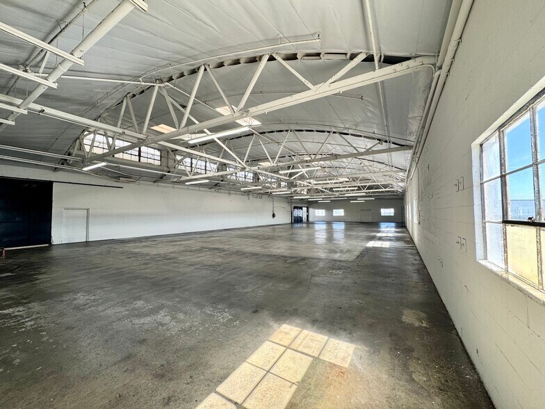 More Photos Of 5400 W 104th St, Los Angeles Manufacturing For Lease