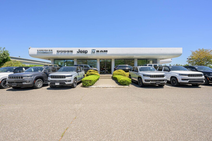 More Photos Of 691 County Road 39A, Southampton Auto Dealership For Lease