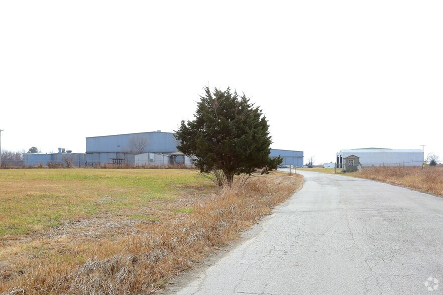 More Photos Of 1501 S John Zink Ave, Skiatook Manufacturing For Lease