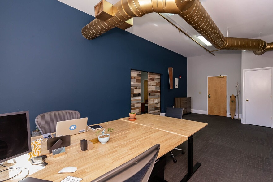 More Photos Of 844-848 Elm St, Manchester Office For Lease