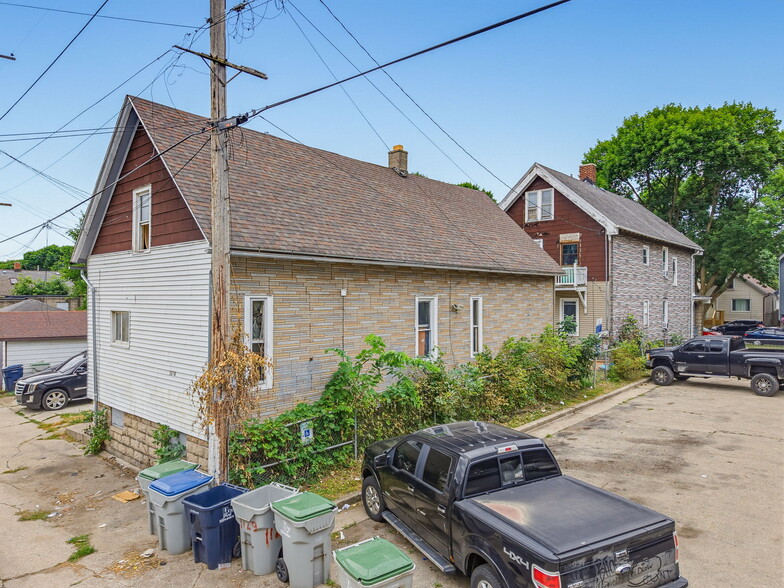 More Photos Of , Milwaukee Multifamily For Sale