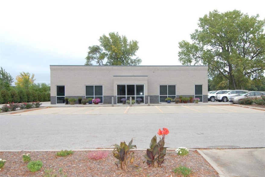 Primary Photo Of 59 2nd St, Coralville Office For Lease