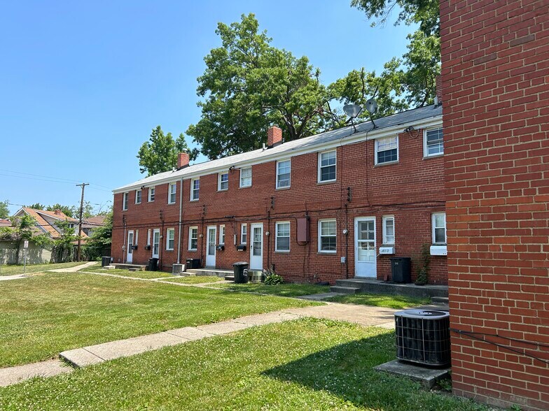 More Photos Of 430 Kenwood Dr, Euclid Apartments For Sale