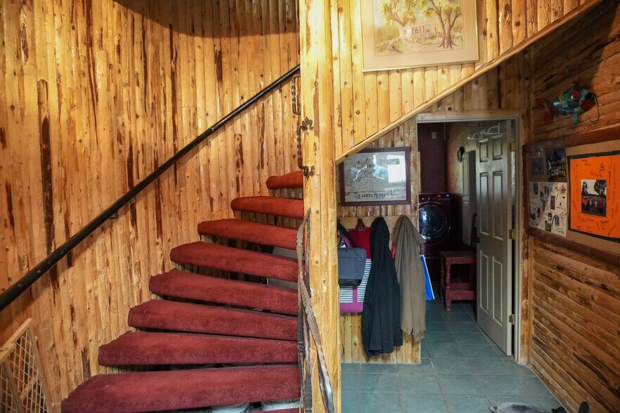 More Photos Of 1122 Douglas Ave, Beaver Hotel For Sale