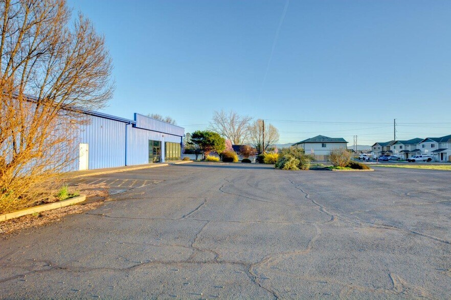 More Photos Of 2465 Avenue A, White City Freestanding For Sale