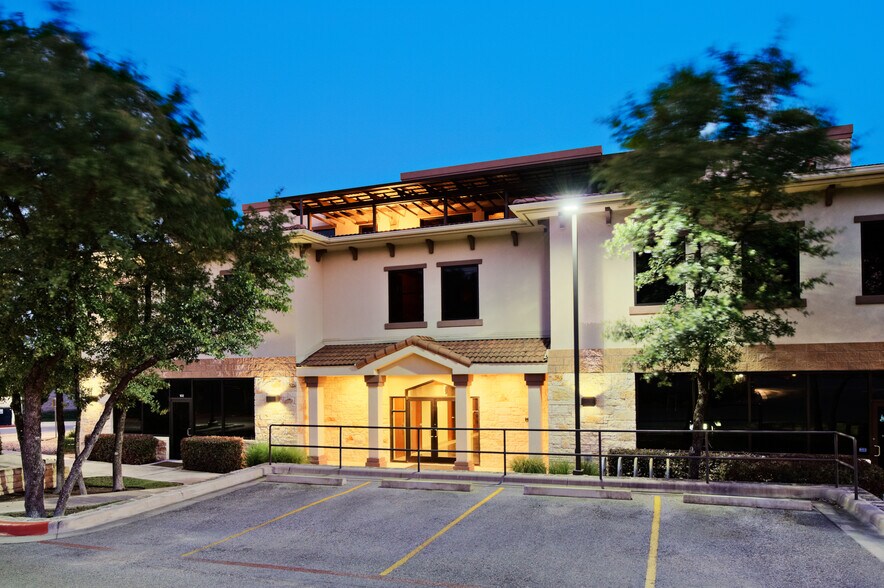 More Photos Of 11719 Bee Caves Rd, Austin Office For Lease
